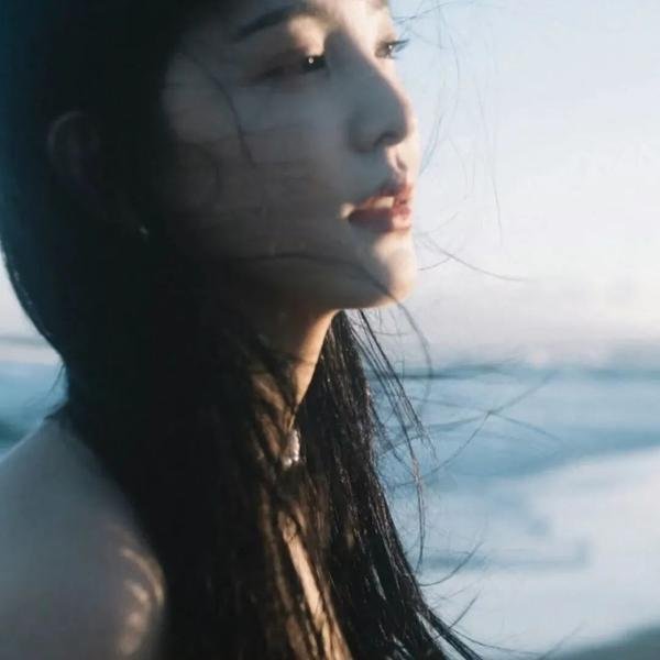 血色海湾背后